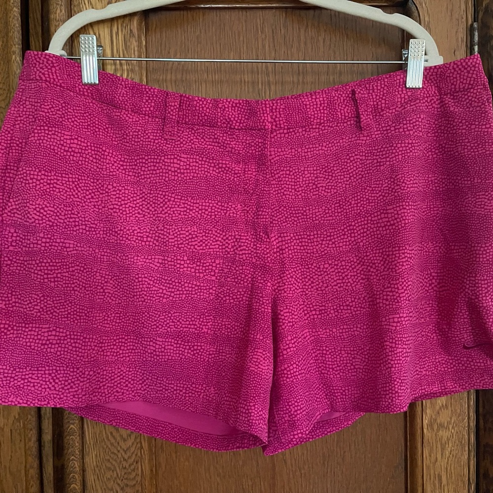 Nike Pink Golf Shorts Vibrant and Structured